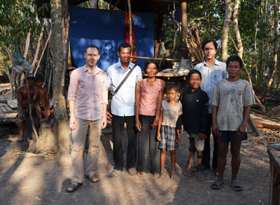 Familienbesuch durch Co-operaid und Sofdec, Gemeinde Chheung Kreav, Kambodscha