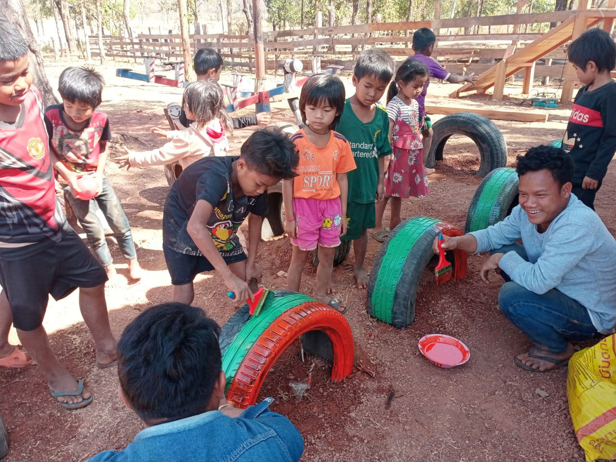 Spielplatz Schule Laos