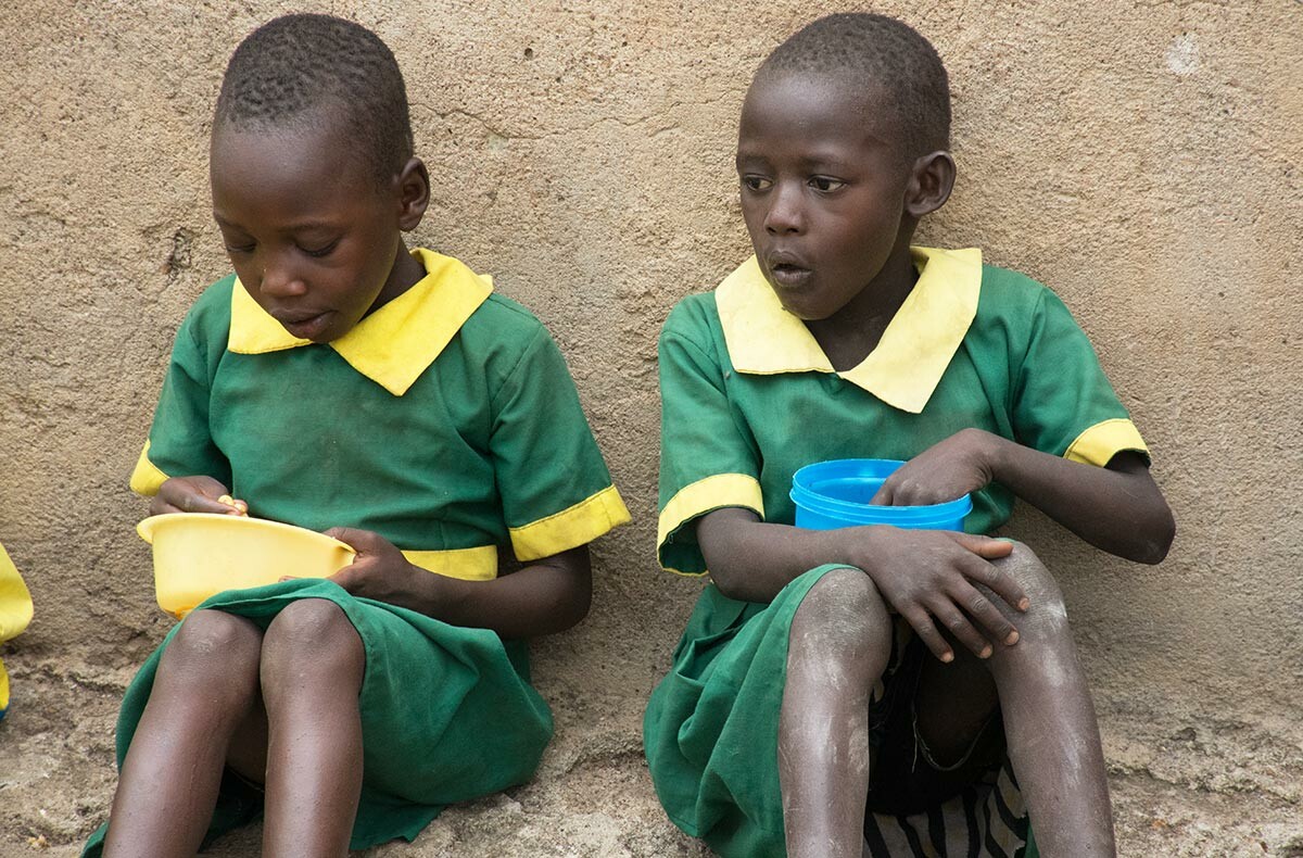 Schulmahlzeit in Kenia