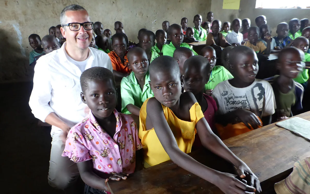 Anton Speck an einer Schule in Uganda Anton Speck an einer Schule in Uganda