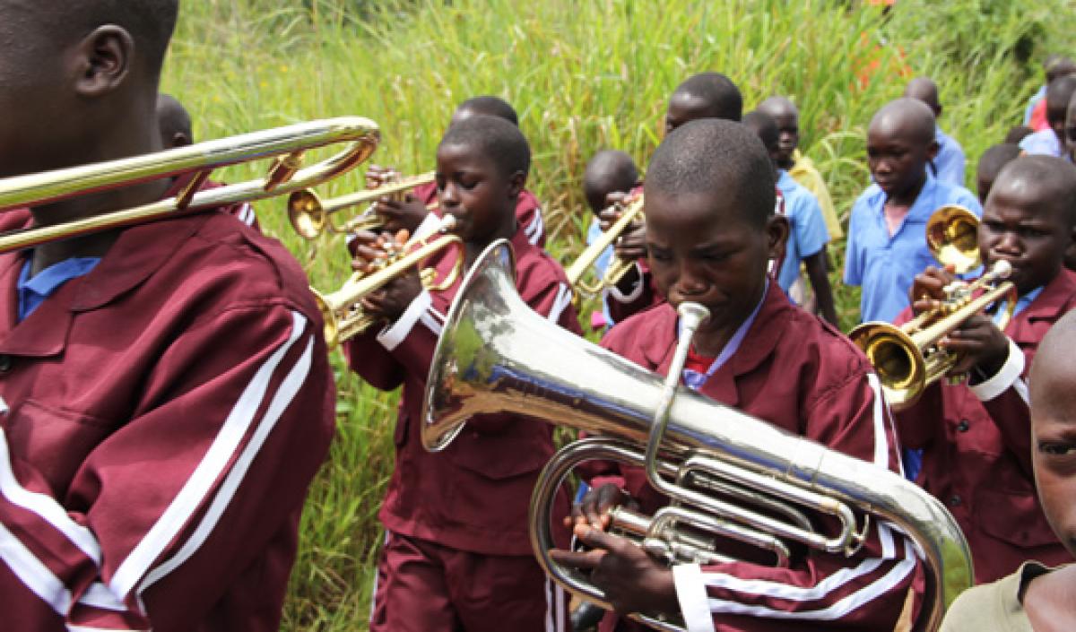 Schulband-Uganda1.jpg