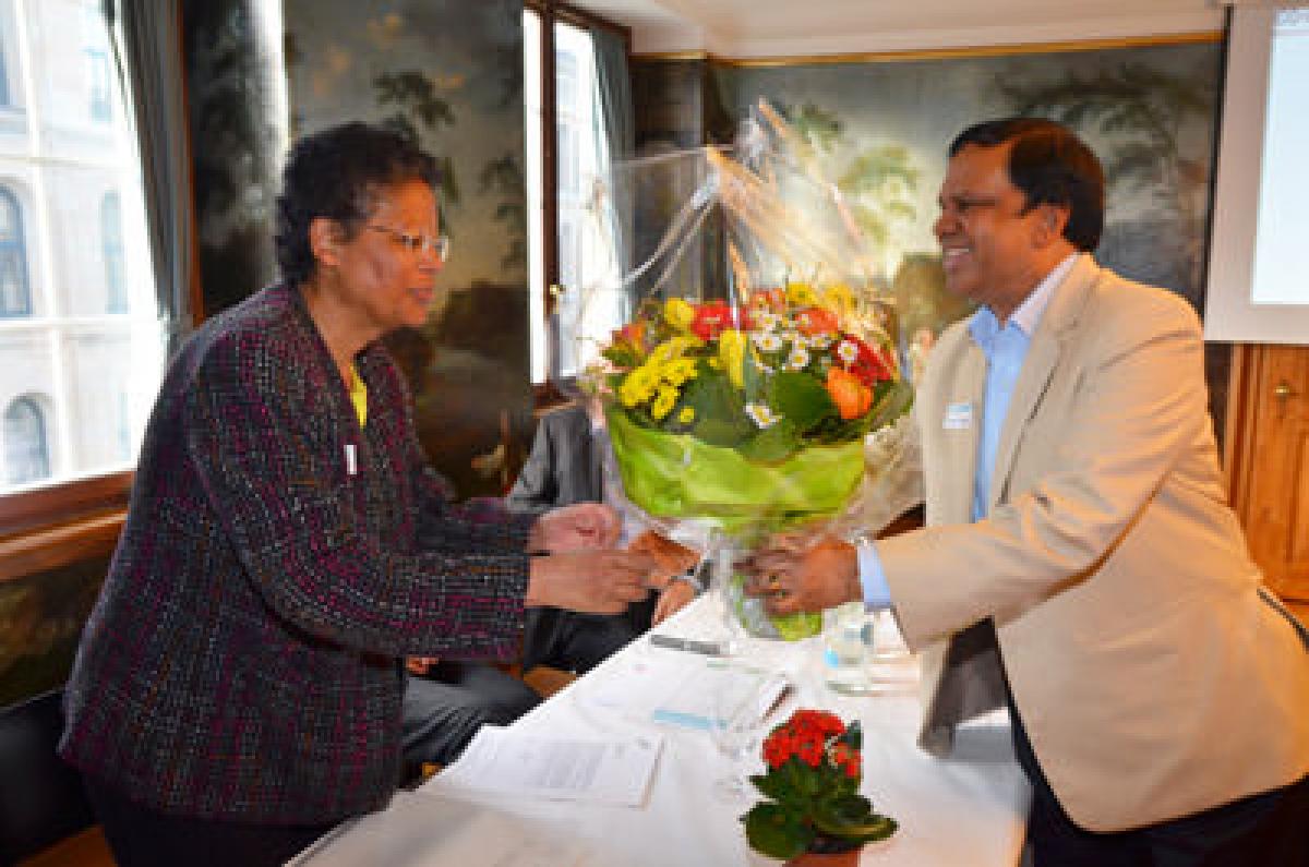 Verabschiedung von Liliane Waldner, mit Geschaeftsfuehrer Dr. Rao Satapati