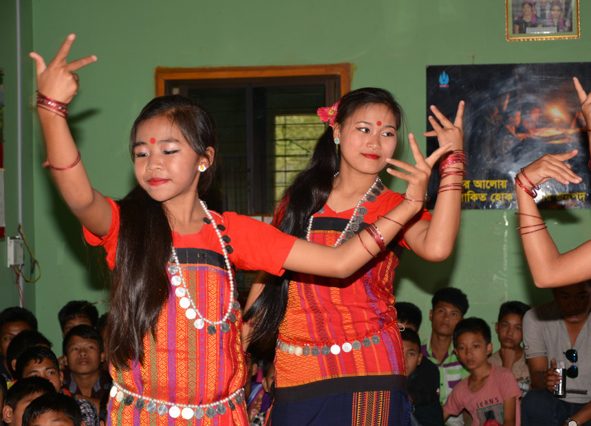 Musik und Tanz gehören zum kulturellen Erbe der ethnischen Minderheiten 
