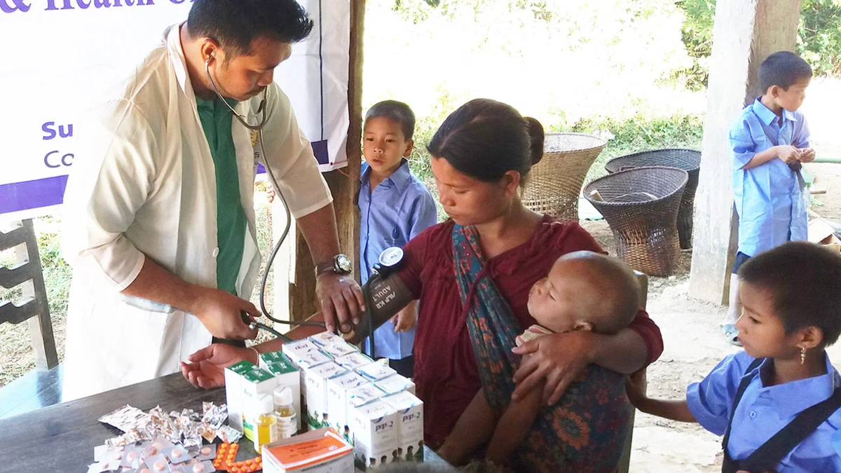 Gesundheitscheck Dorfschule Bangladesch