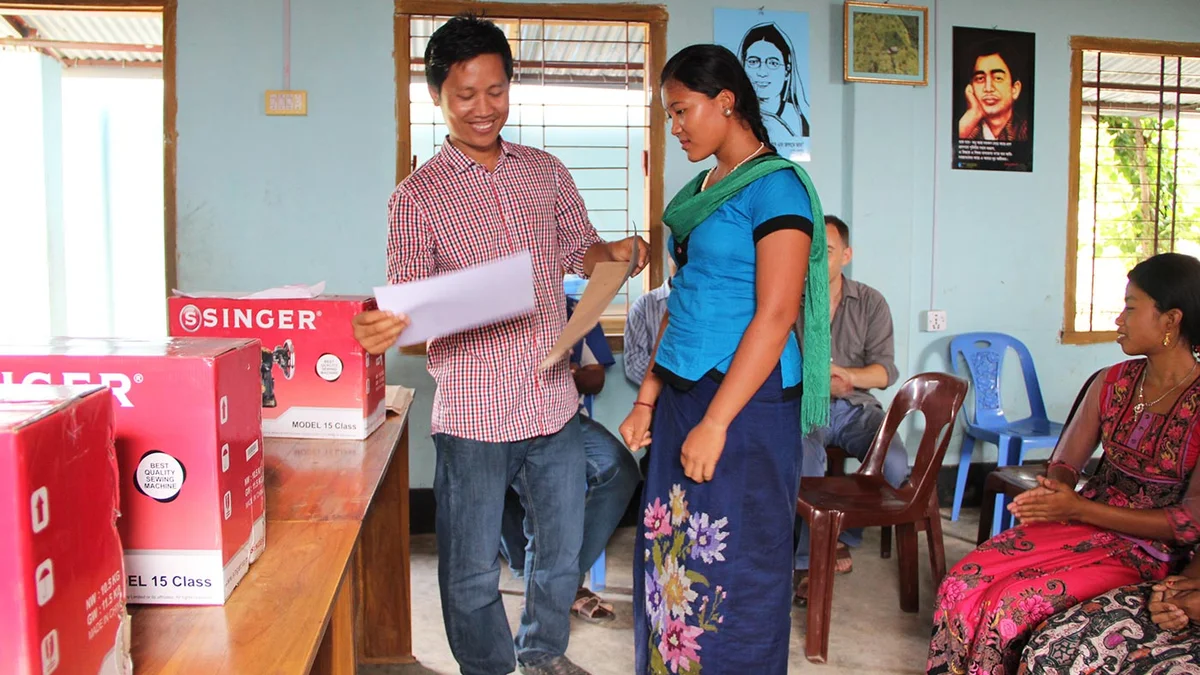 Bangladesch Berufsbildung Werkzeugabgabe