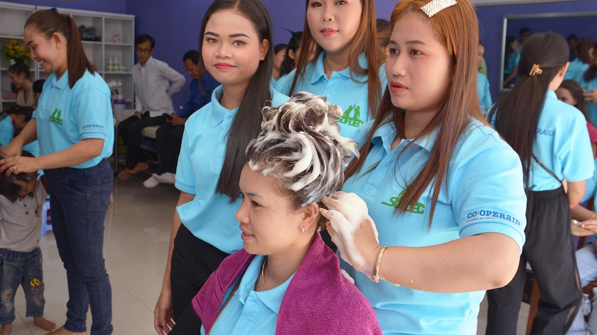 Kambodscha Berufskurs Schönheitspflege