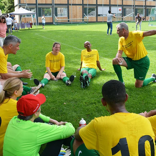 Charity-Fussballteam, gecoacht von Andi Egli