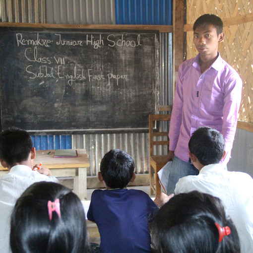 Bangladesch: Erster Schüler wird Lehrer.