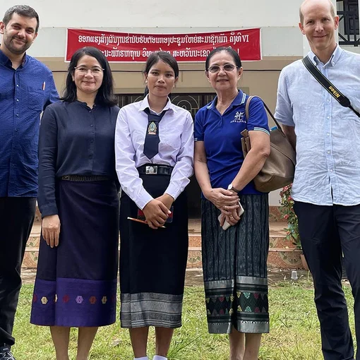 Ladny Kindergärtnerin Laos