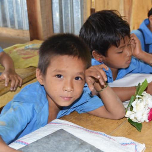 Schulkind in einer Dorfschule in den Bandarban Hill Tracts